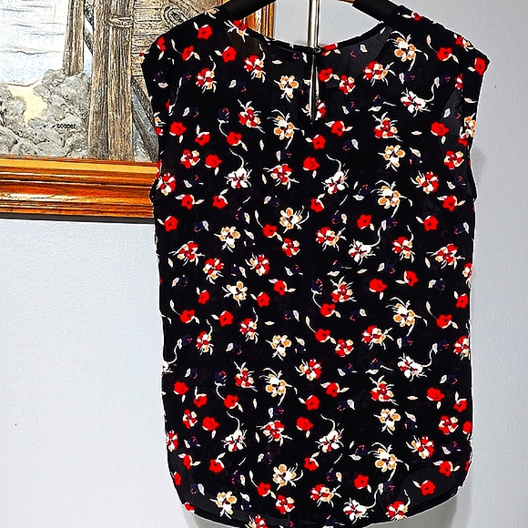 Candie's Red and White Sleeveless Blouse with Bib Collar - Picture 2 of 7